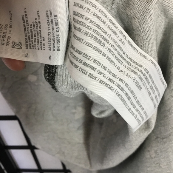 Men’s SM Hollister curved hem tee. Camo print. - Picture 6 of 6